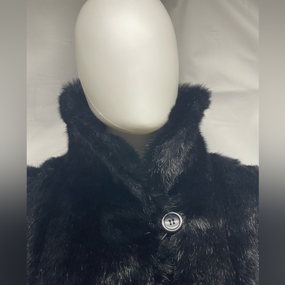 DENNIS BASSO BOUTIQUE FAUX FUR NWOT COAT HIDDEN SNAP CLAPS SIDE POCKETS & MORE - Picture 8 of 17